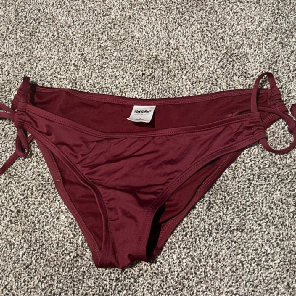 Bikini bottom, massimo
